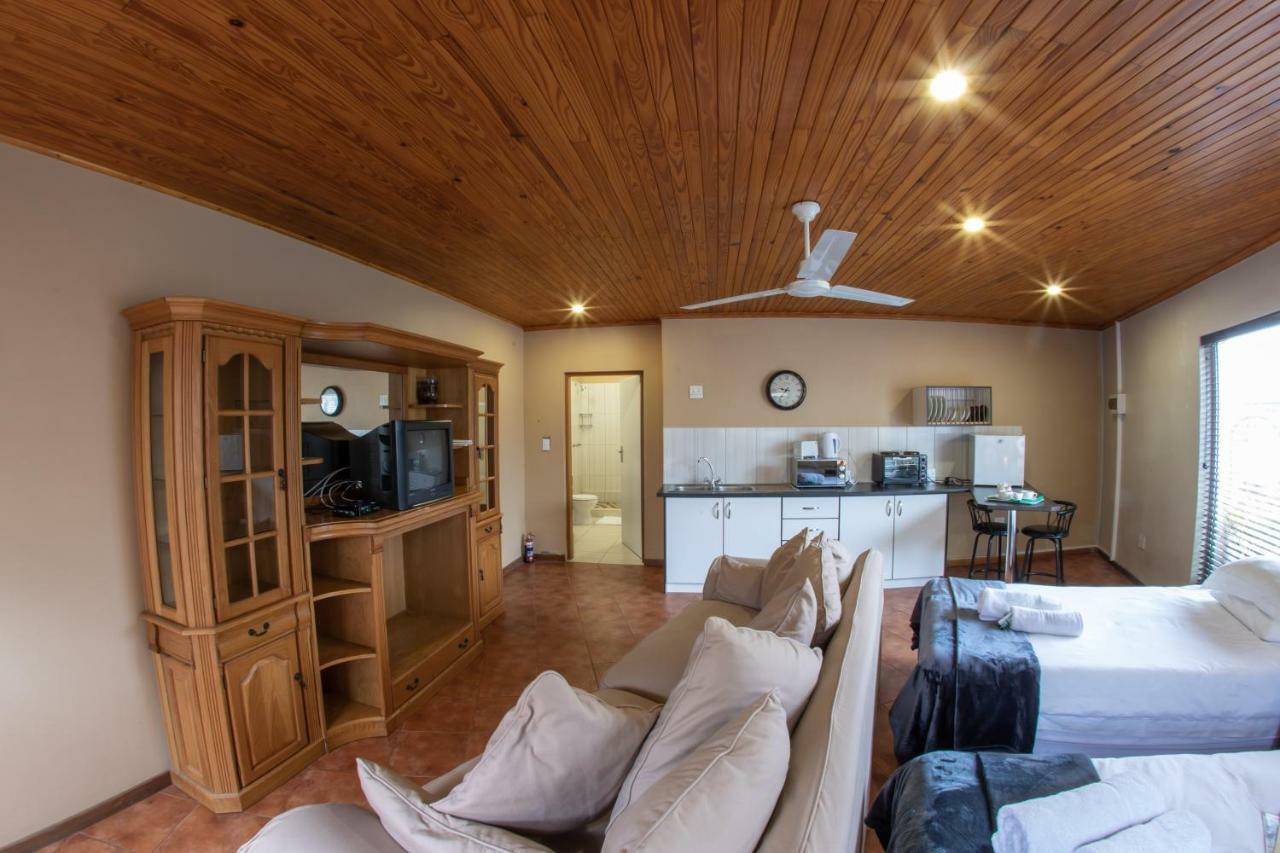 Meransha Self Catering Cc Walvis Bay Kültér fotó